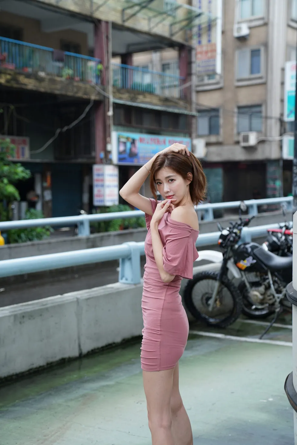 [Mzsock] NO.130 Liao Tingqi, off-shoulder dress and short skirt, cool and beautiful legs street photography#[100P]-23