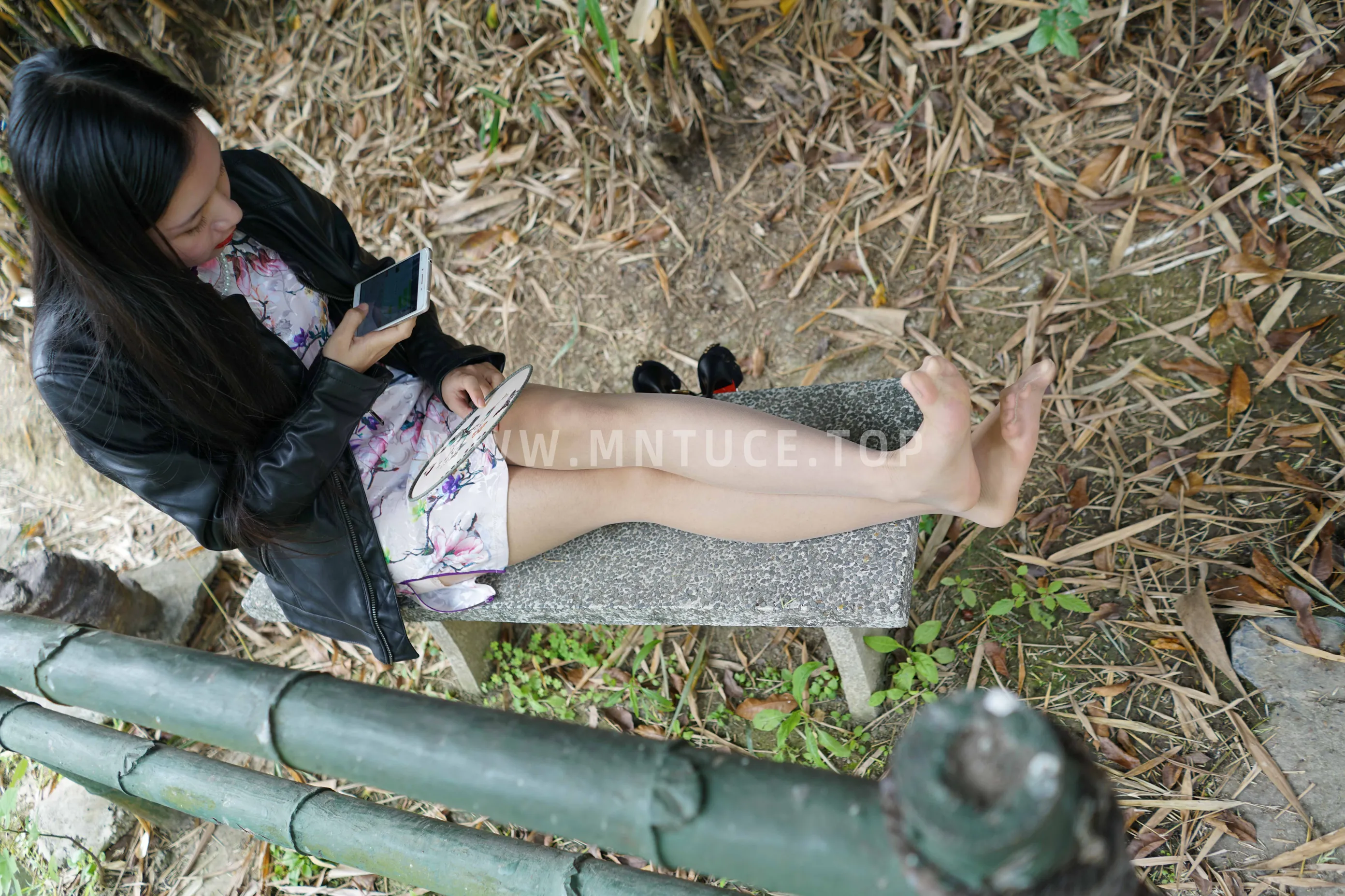 [Mzsock] NO.005 It’s the cheongsam, it’s Amu, and it’s those tender and slender feet street photography#[71P]-5