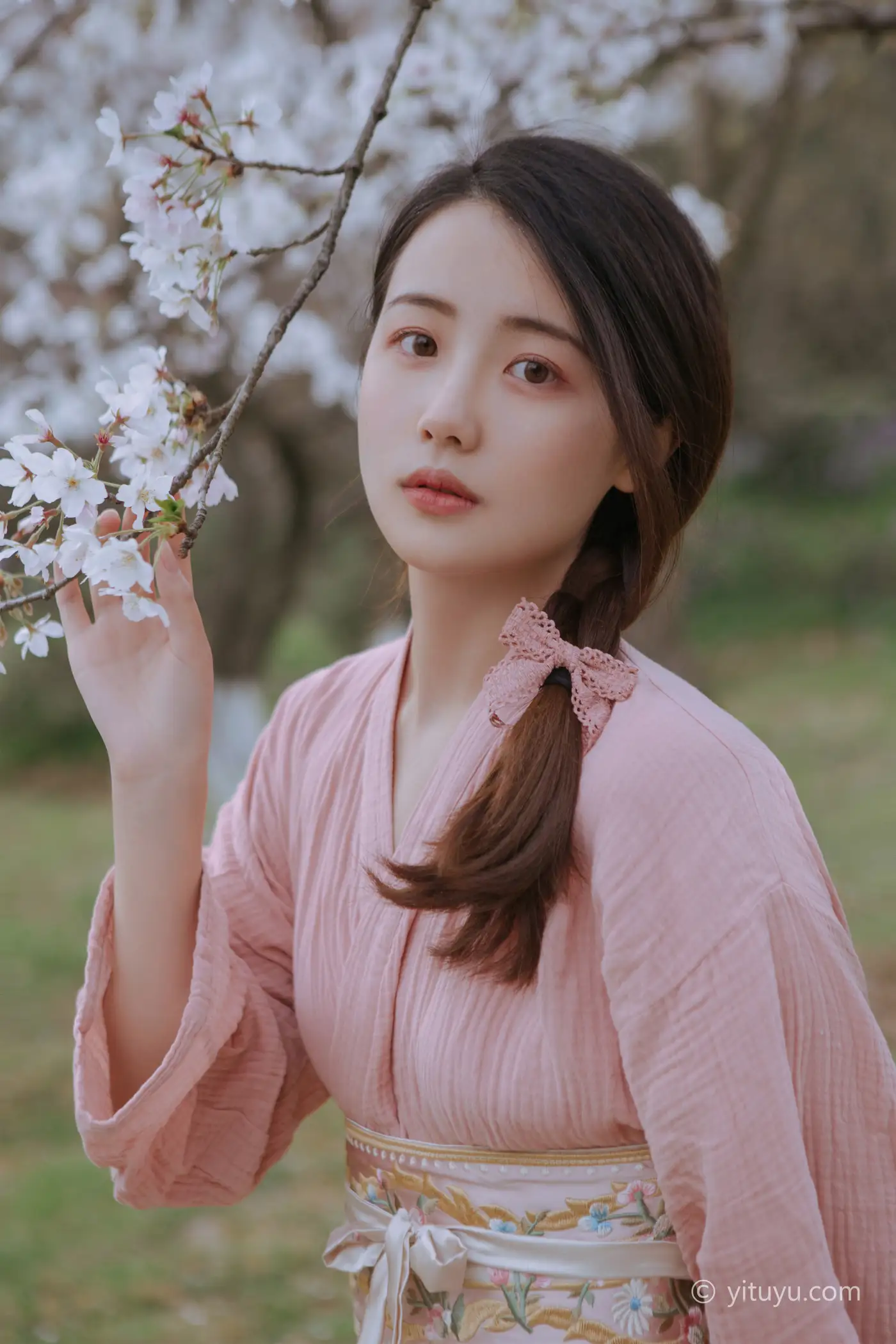 [YITUYU] 2021.05.19 Vol.057 – The wind is getting warmer and the cherry blossoms will be blooming A little April#[24P]-24